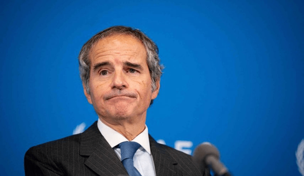 گروسی پشت در بیاعتباری گیر افتاد