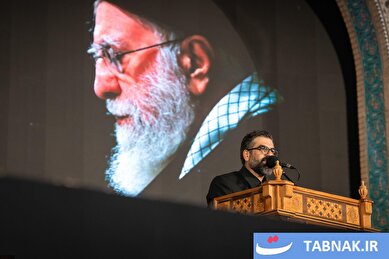 عکس: اولین شب از مراسم بزرگداشت رهبر شهید انقلاب و شهدای خانواده ایشان در حرم مطهر رضوی