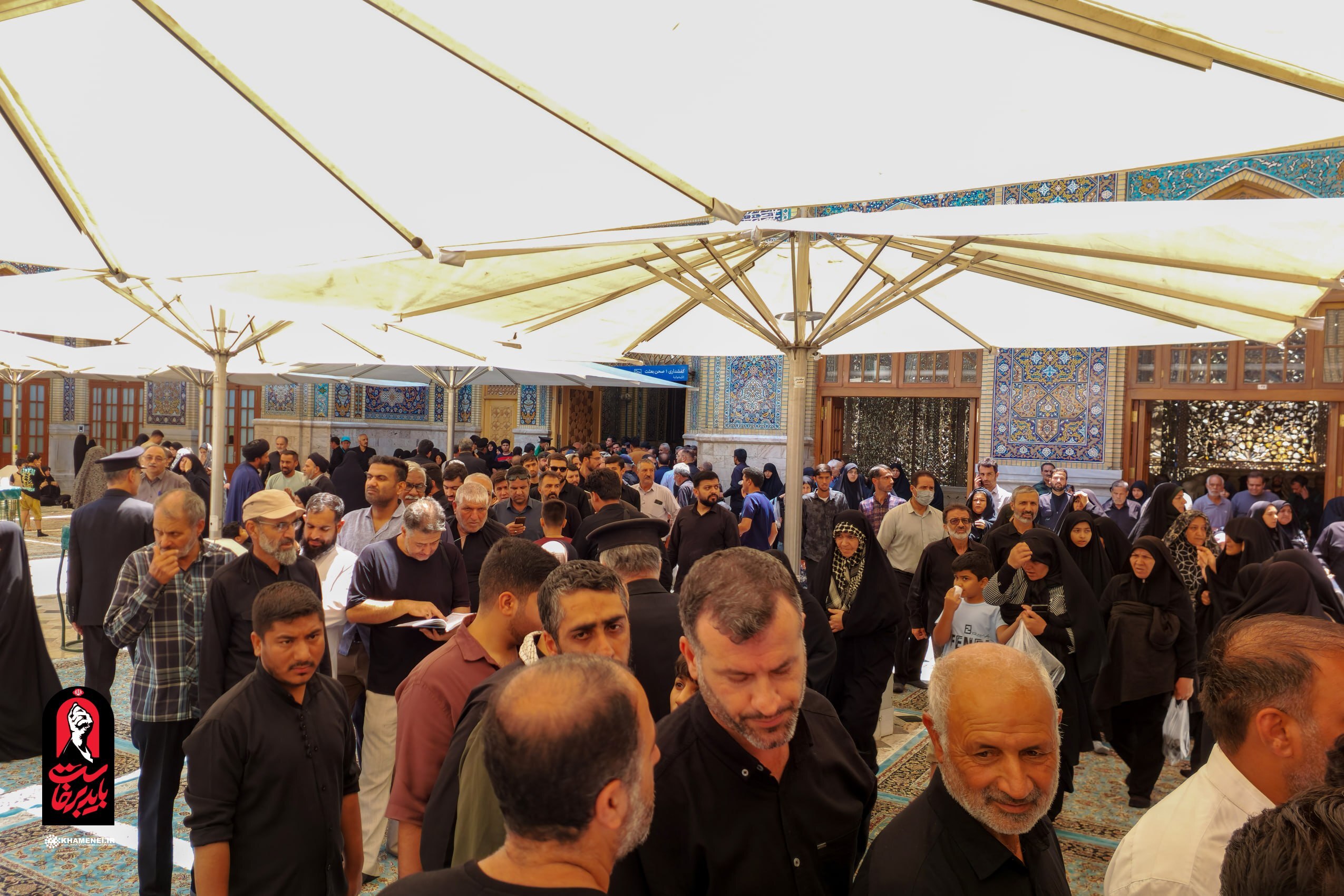 حضور پرشور زائران در رواق دارالذکر