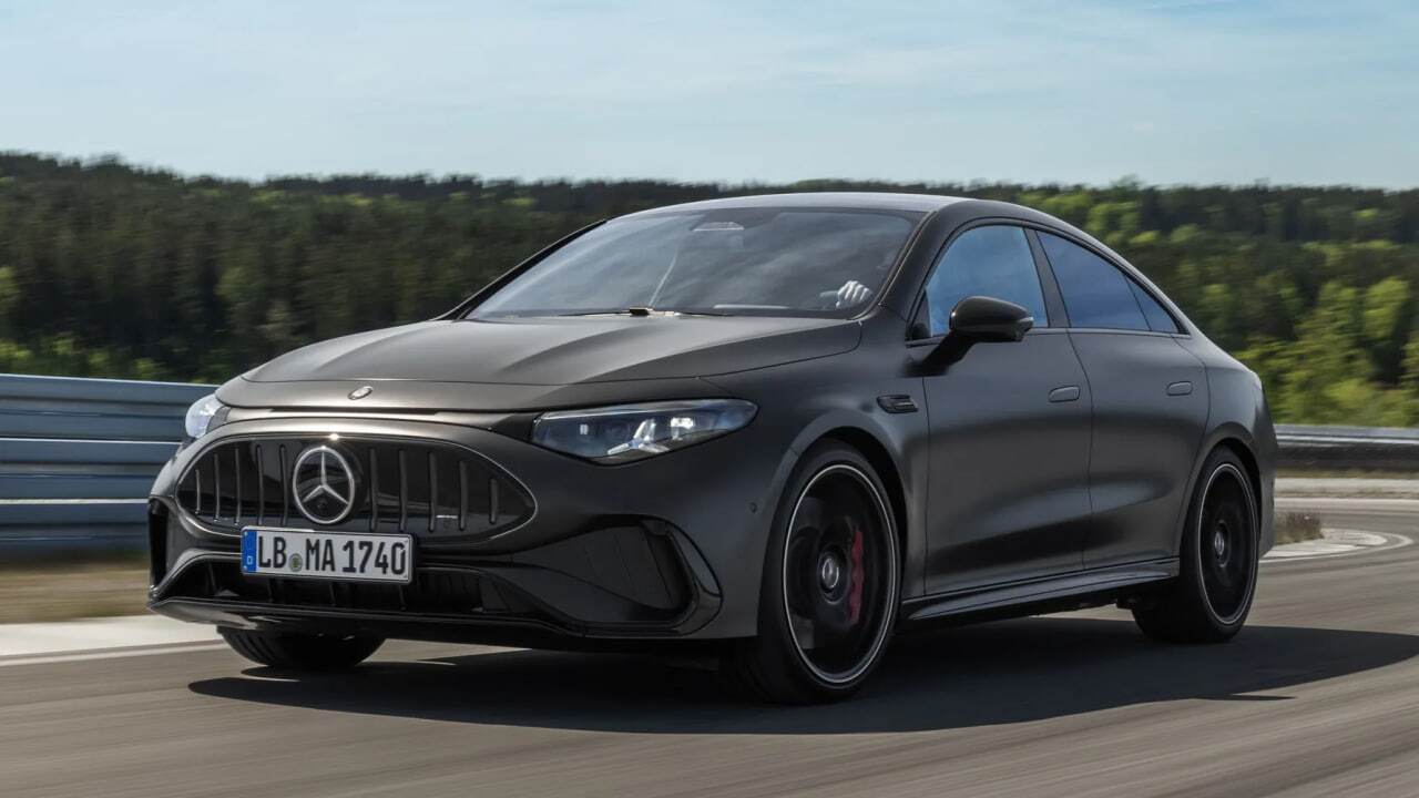  مرسدس بنز با CLA ۴۵ AMG برقی، تعریف خودرو‌های اسپرت را از نو نوشت؛ ۶۷۱ اسب بخار قدرت با صدای موتور چهار سیلندر!