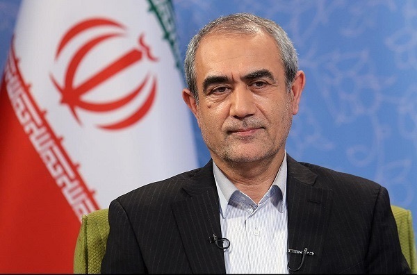 بازنشسته‌ای که نمی‌خواهد بازنشستگی را بپذیرد/ تعطیلی مجلس و قانون‌گریزی آقای وزیر پایانی دارد؟