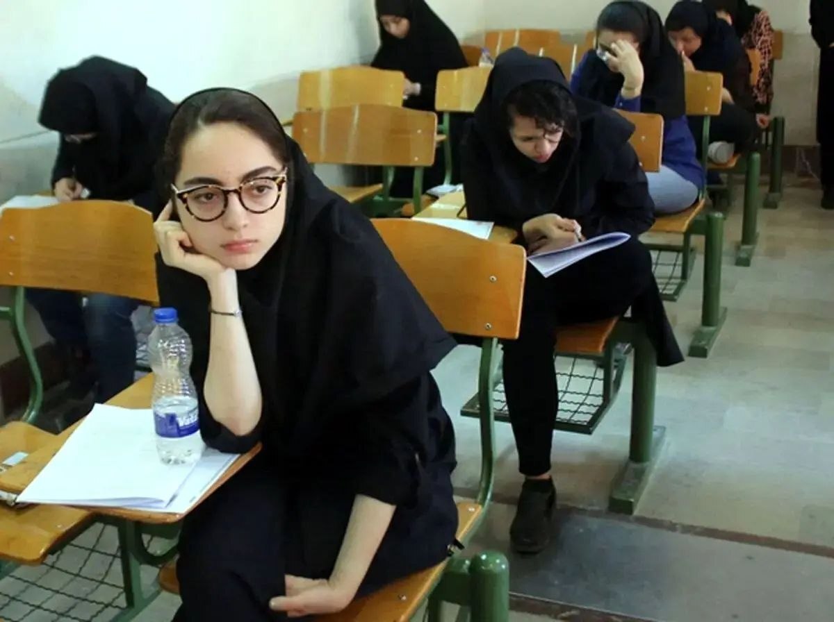 مافیای کلاهبرداری از دانشآموزان با عنوان فروش «سوالات لو رفته» امتحانات نهایی مافیای کلاهبرداری از دانشآموزان با عنوان فروش «سوالات لو رفته» امتحانات نهایی