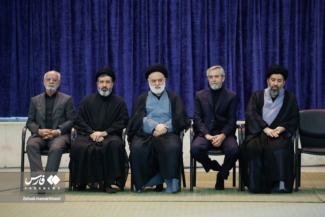 حضور فرزندان رهبر شهید در مراسم بزرگداشت ایشان