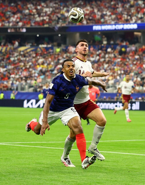 صعود مقتدرانه اسپانیا به فینال با شکست فرانسه/ لاروخا نسخه خروسها را پیچید صعود مقتدرانه اسپانیا به فینال با شکست فرانسه/ لاروخا نسخه خروسها را پیچید