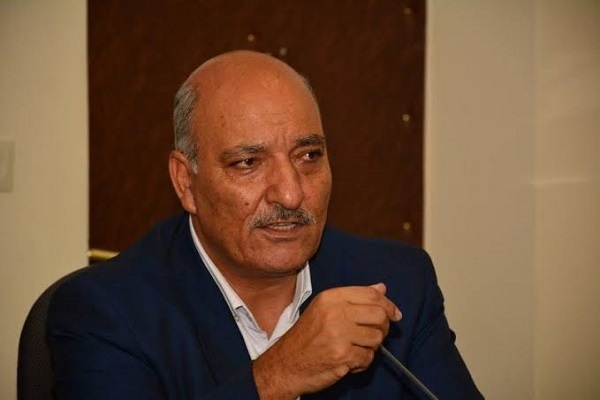 کشاورز گندم را انبار کرده تا مطالبات معوقشان را از دولت بگیرند / نانوایان برای بقا قیمت نان را بالا بردند !