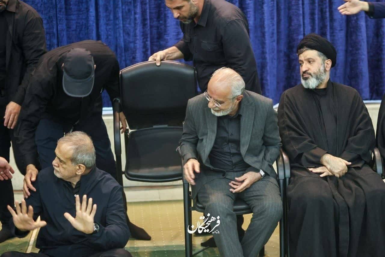 تصاویر جالب پزشکیان در مراسم بزرگداشت رهبر شهید