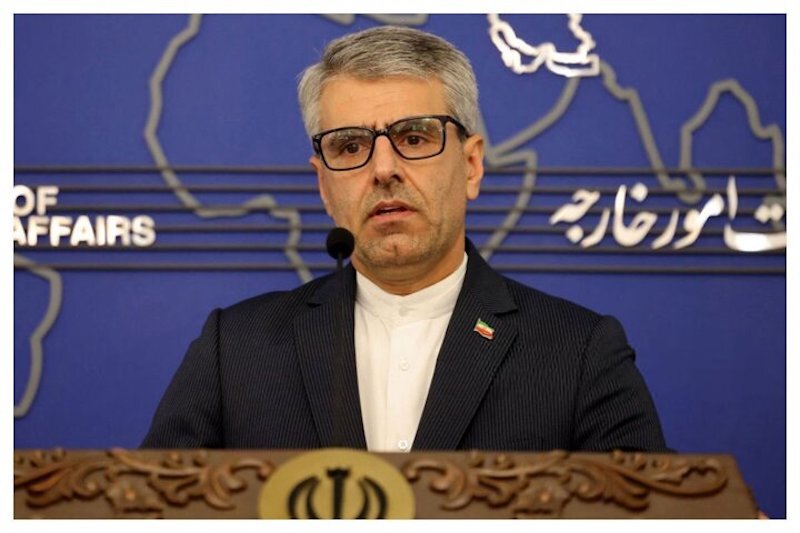 بقائی: ایران، شمال و جنوب و شرق و غرب ندارد