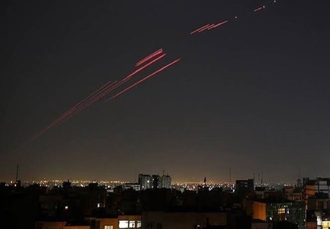 فعال شدن پدافند در نقاطی از تهران فعال شدن پدافند در نقاطی از تهران
