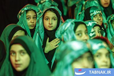 عکس: سفره نذری حضرت رقیه(س) در میدان امام حسین(ع)