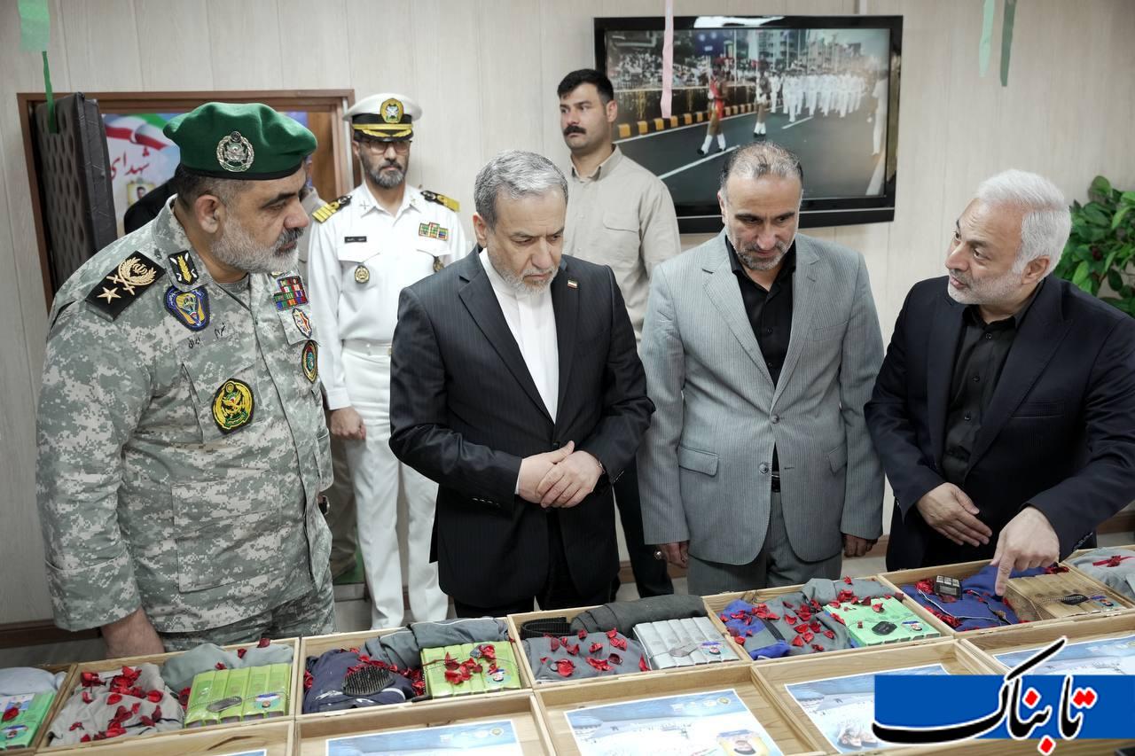 بازدید وزیر امور خارجه از نمایشگاه شهدای ناو دنا