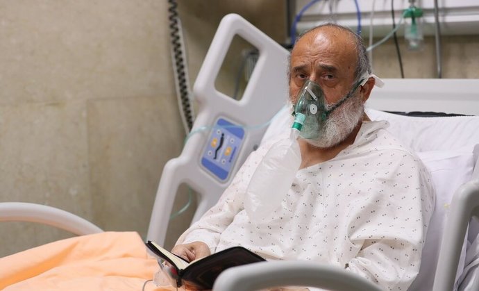 شیخ حسین انصاریان در بیمارستان - تابناک | TABNAK