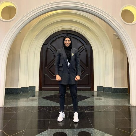 تیپ رسمی دختران فوتبال ایران با کت و شلوار
