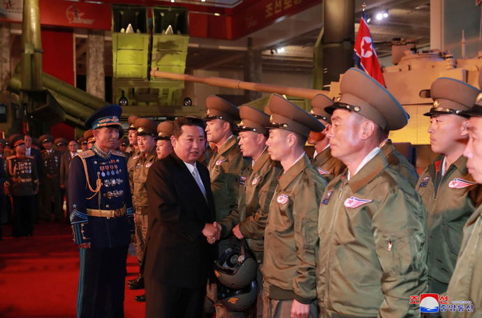 نمایشگاه تجهیزات دفاعی کره شمالی