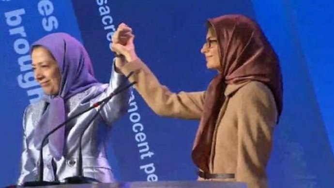  شبنم مددزاده در کنار مریم رجوی سرکرده گروهک تروریستی منافقین 