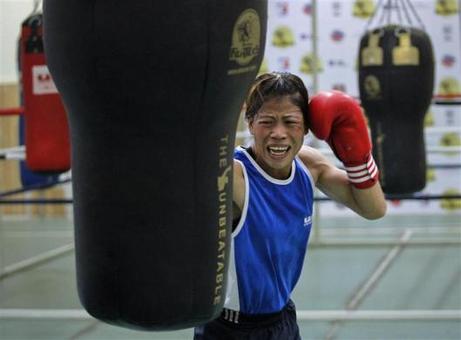 MC Mary Kom قهرمان هندی زنان بوکس در حال تمرین در پونا
REUTERS/Danish Siddiqui
