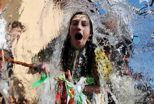 جشن سنتی اب بازی در آغاز بهار در اسلواکی