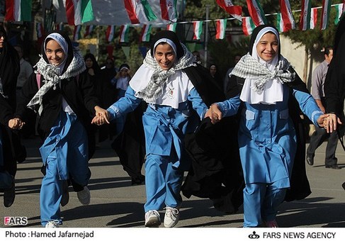 آغاز سال تحصیلی 92-91 دانش آموزان دبستان دخترانه شاهد حضرت زینب(س)