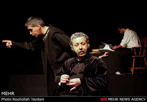 نمایش خانه پدری به کارگردانی نوشین تبریزی، در کارگاه نمایش مجموعه تئاتر شهر به روی صحنه می رود.