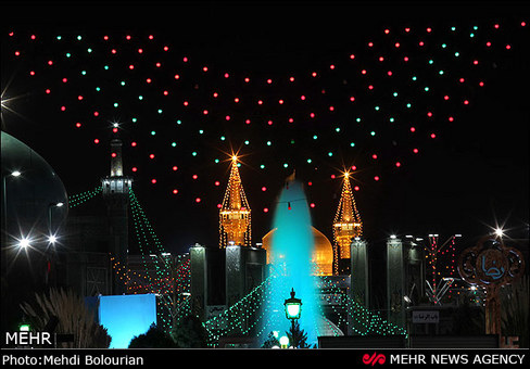 در سالروز میلاد حضرت امام رضا (ع) معابر و خیابانها در مشهد آذین بندی شد.