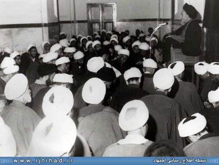 کرسی تدریس مرحوم آیت الله میلانی 