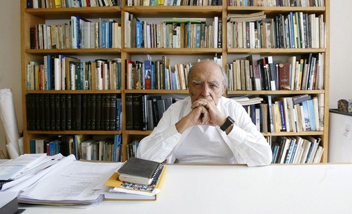 نیمایر به لطف عمر طولانی، موفق شد بیش از ۶۰۰ بنای معماری خلق کند.