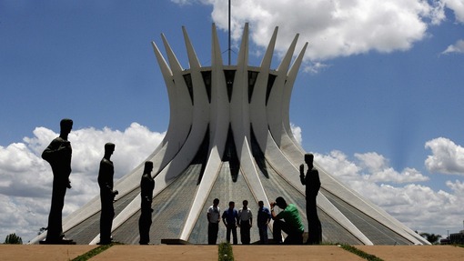 مایی از کاتدرال یا کلیسای جامع در برازیلیا