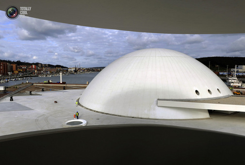  نمایی از ساختمان کنگره ملی برزیل، یکی از کارهای معروف نیمایر.