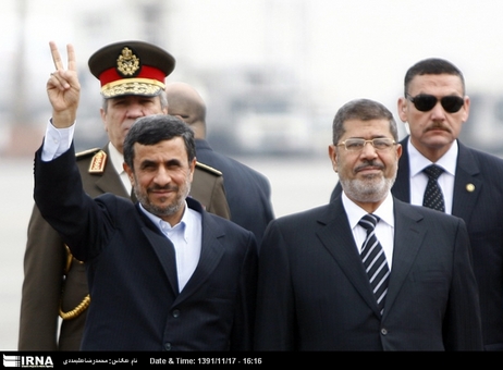 رئیس جمهور روز سه شنبه برای شرکت در دوازدهمین نشست سران 57 کشور عضو سازمان همکاری های اسلامی به عنوان نخستین رئیس جمهور ایران اسلامی وارد مصر شد.
17 بهمن 1391