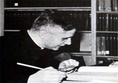 وی در فاصله سالهای 1955 تا 1966 در دانشگاه تدریس کرد