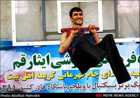 دیدار تیمهای بسکتبال با ویلچر ایثار قم و روح الله داداشی کهریزک عصر روز جمعه با قهرمانی تیم روح الله داداشی کهریزک برگزار شد.