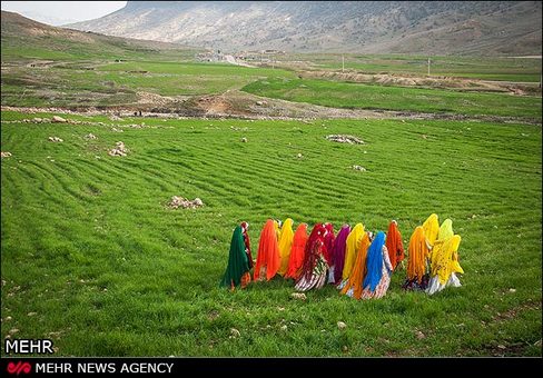 تصاویر زیبایی از یک روستای محروم در خوزستان هفته گذشته روی خروجی وب سایت های خبری قرار گرفت. روستای محروم اندیکا که ساکنانش از مشکلات بهداشتی ، راه و آموزش رنج می برند. شنبه ۱۲-۱۲-۹۱