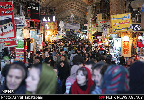 علی رغم گرانی ها و تورم ولی بوی عید مردم را به بازار کشانده تا خود را به هر طریق مهیای جشن بزرگ ملی ایرانی ها کند. شنبه ۱۲-۱۲-۹۱