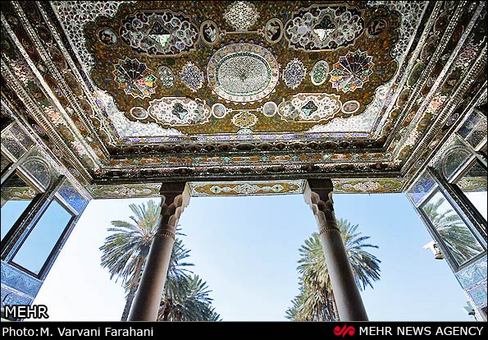 نارنجستان یا باغ قوام از عمارات دوره قاجاریه شیراز است كه در محله بالاكفت و در قسمت شرقی انتهای خیابان لطفعلی خان زند واقع است. احداث این بنا توسط علی محمد خان قوام الملك 1267-1257 شروع شده و در حدود سال 1300 ه.ق. توسط میرزا محمدرضا خان نوه قوام الملك اول و پدربزرگ قوام تكمیل شده است. یکشنبه ۱۳-۱۲-۹۱