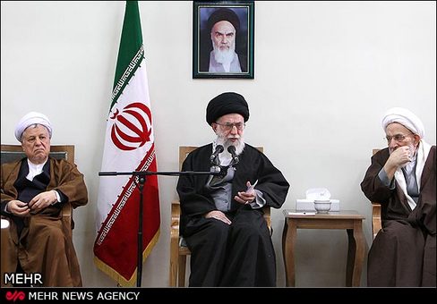 با پایان سیزدهمین اجلاس خبرگان رهبری در روز چهارشنبه اعضای خبرگان  صبح روز پنجشنبه با حضرت آیت الله خامنه ای رهبر معظم انقلاب دیدار کردند. پنج شنبه ۱۷-۱۲-۹۱