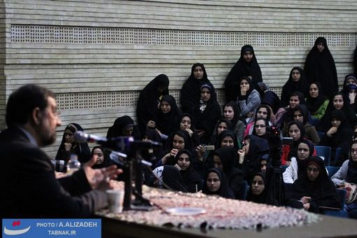 حضور پر شور دانشجویان دانشگاه شیراز در جلسه پرسش و پاسخ با دکتر محسن رضایی