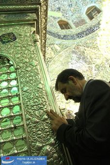 حضور دکتر محسن رضایی در شاه چراغ شیراز