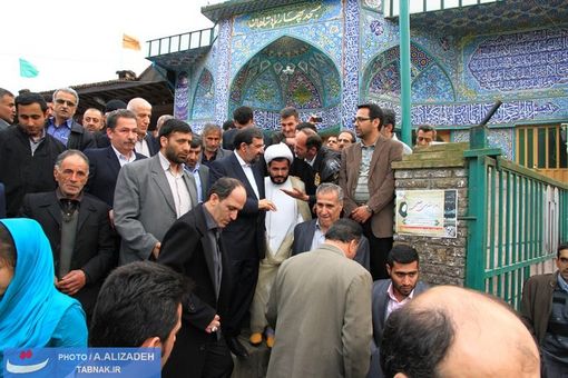 حضور پر شور مردم در مسجد چهار پادشاهان لاهیجان در جلسه سخنرانی دکتر محسن رضایی با موضوع ما و اقتصاد مقاومتی