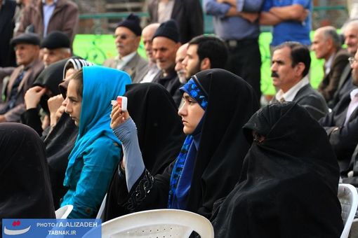 حضور پر شور مردم در مسجد چهار پادشاهان لاهیجان در جلسه سخنرانی دکتر محسن رضایی با موضوع ما و اقتصاد مقاومتی