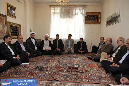 حضور دکتر محسن رضایی در منزل مرحوم حاج شیخ صادق احسان بخش