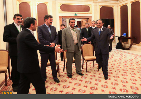 دیدار احمدی&zwnj;نژاد با رییس جمهور پاکستان در حاشیه جشن جهانی نوروز
پنجشنبه 01-01-92
