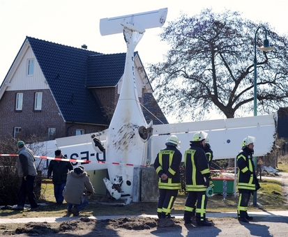 سقوط آزاد یک هواپیما در هاسلو، آلمان