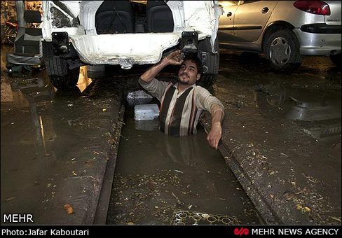 بارش شدید باران بهاری موجب آبگرفتگی معابر این شهر شده و مشکلات زیادی برای تردد شهروندان این شهر ایجاد کرده است.