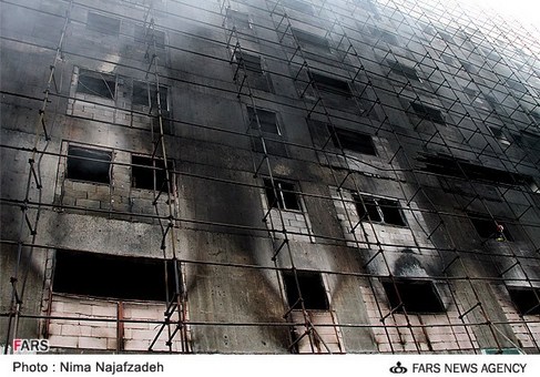 آتش سوزی مجتمع در حال ساخت در بلوار فکوری مشهد