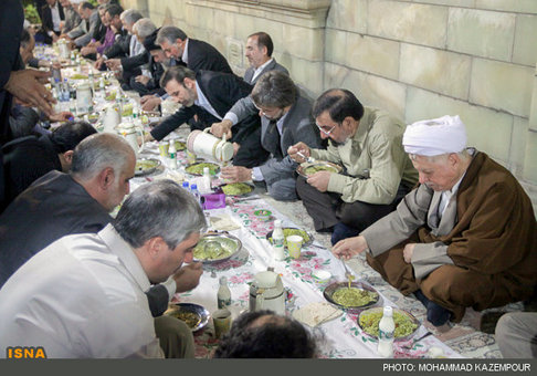 دیدار مسئولان و کارکنان مجمع تشخیص مصلحت نظام با آیت الله هاشمی رفسنجانی
چهارشنبه 2 مرداد 1392

