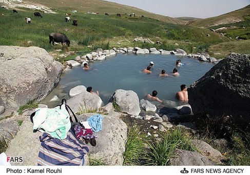 آب&zwnj;تنی در آب گرم و معدنی هفت چشمه اردبیل