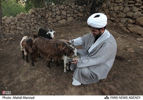 حضور حجت&zwnj;الاسلام ابوذر غفوری راد، مبلغ دینی در منزل عشایر