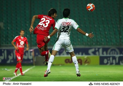 دیدار تیم&zwnj;های فوتبال پرسپولیس و ذوب آهن