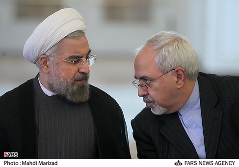 محمدجواد ظریف و حجت الاسلام حسن روحانی رئیس جمهور در مراسم تودیع و معارفه وزیر امور خارجه
