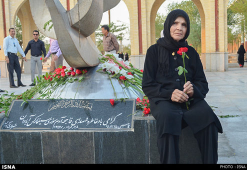 یادبود جان باختگان سینما رکس آبادان