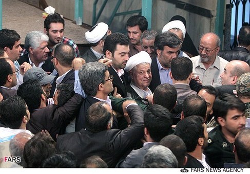 دیدار شرکت کنندگان در همایش میثاق با امام (ره) با رئیس مجمع تشخیص مصلحت نظام
پنجشنبه 7 شهریور
